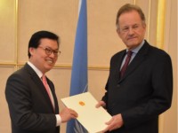 Đại sứ Dương Chí Dũng trao Quốc thư tới Tổng thư ký Ban Ki-moon