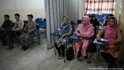 Chặng đường chông gai phía trước của phụ nữ Afghanistan
