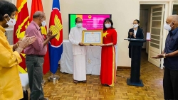 Trao tặng Huân chương Hữu nghị cho Tổng thư ký Hội Đoàn kết Sri Lanka-Việt Nam