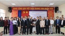 Tăng cường công tác hỗ trợ người Việt Nam ở nước ngoài và thu hút nguồn lực kiều bào