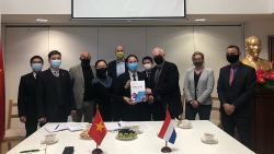 Đại sứ Phạm Việt Anh làm việc với các đối tác Hà Lan thúc đẩy hợp tác song phương