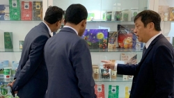Khai trương Phòng trưng bày các sản phẩm hàng hóa Việt Nam tại Đại sứ quán Việt Nam tại UAE