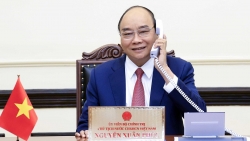 Chủ tịch nước Nguyễn Xuân Phúc điện đàm với Tổng thống đắc cử Hàn Quốc