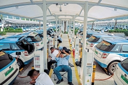 Ô tô điện: Cuộc đua khốc liệt Mỹ - Trung