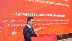 Tổ chức hoạt động ‘Đi theo dấu chân Chủ tịch Hồ Chí Minh - Kế thừa truyền thống hữu nghị Việt Nam-Trung Quốc’ tại Giang Tô