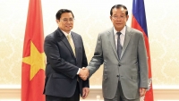 Thủ tướng Phạm Minh Chính gặp Thủ tướng Campuchia Hun Sen nhân dịp dự Hội nghị Cấp cao đặc biệt ASEAN-Hoa Kỳ