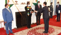 Đại sứ Hoàng Văn Lợi trình Thư ủy nhiệm lên Tổng thống Zimbabwe