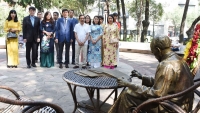 Cộng đồng người Việt tại Mexico dâng hoa kỷ niệm 132 năm ngày sinh Chủ tịch Hồ Chí Minh