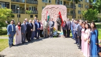 Dâng hoa và trồng cây nhớ ơn Chủ tịch Hồ Chí Minh tại Zalaegerszeg, Hungary