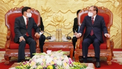 Tổng Bí thư, Chủ tịch nước Lào gặp nguyên Tổng Bí thư Nông Đức Mạnh và nguyên Chủ tịch nước Trần Đức Lương