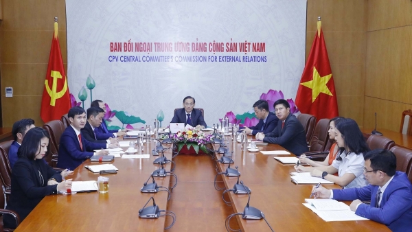 Trưởng ban Đối ngoại Trung ương hội đàm trực tuyến với Trưởng ban Quốc tế Đảng Cộng sản Nhật Bản