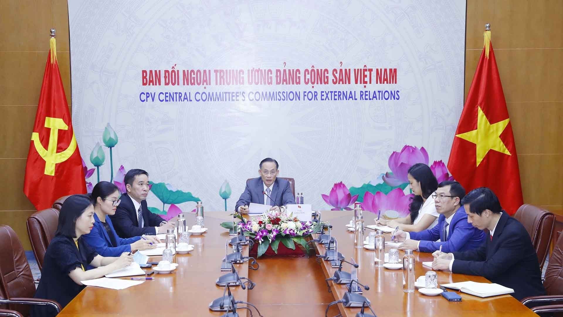 Quan hệ hai Đảng, hai nước Việt Nam-Trung Quốc tiếp tục phát triển tích cực, lành mạnh