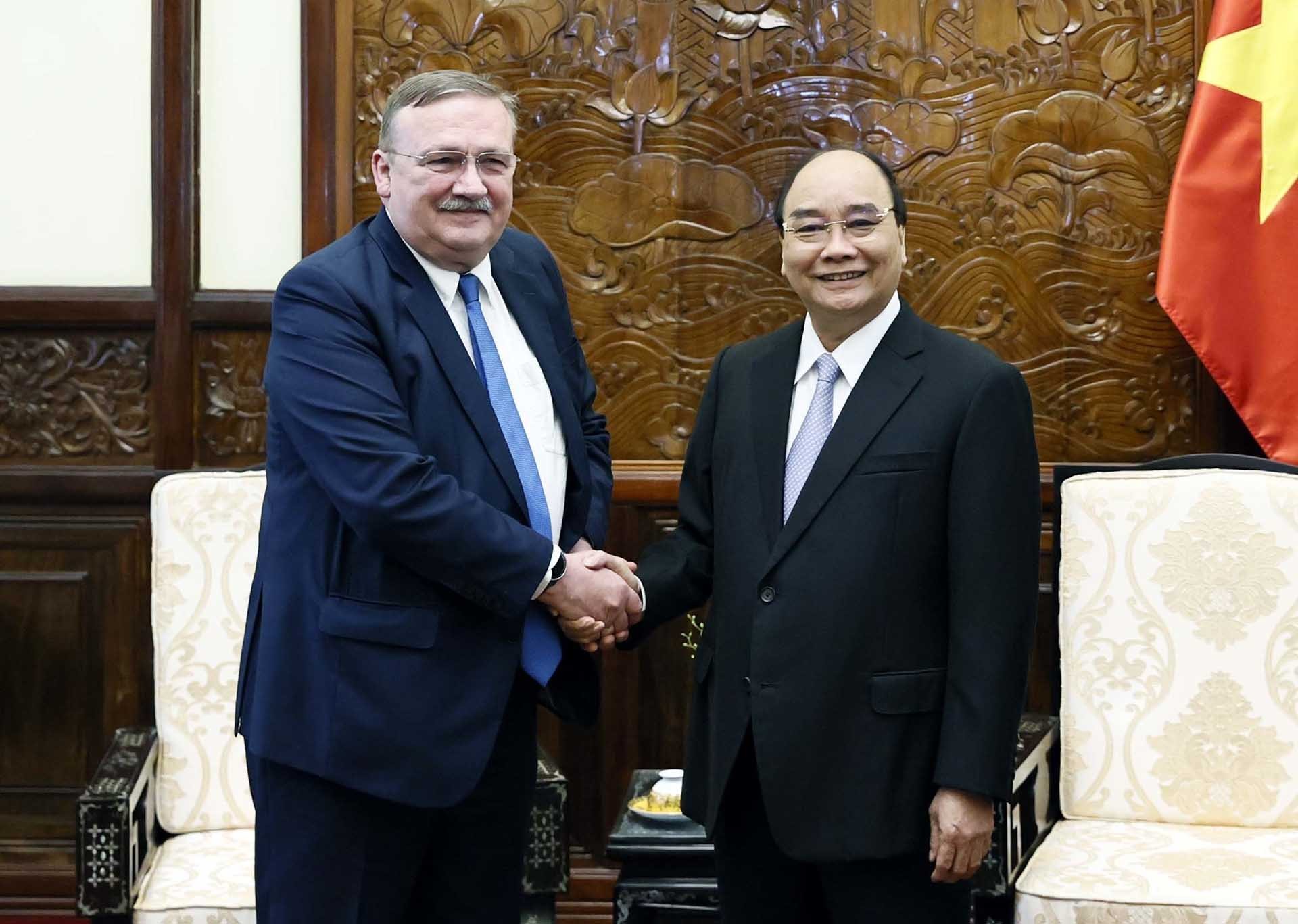 Chủ tịch nước Nguyễn Xuân Phúc tiếp Đại sứ Hungary tại Việt Nam Ory Csaba chào từ biệt kết thúc nhiệm kỳ công tác tại Việt Nam(Nguồn: TTXVN)