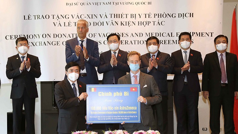 Bỉ trao tặng 100.000 liều vaccine AstraZeneca cho Việt Nam để hỗ trợ phòng chống dịch Covid-19