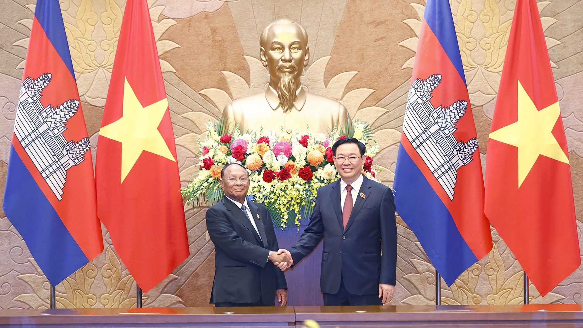 Chủ tịch Quốc hội Vương quốc Campuchia Samdech Heng Samrin kết thúc chuyến thăm chính thức Việt Nam
