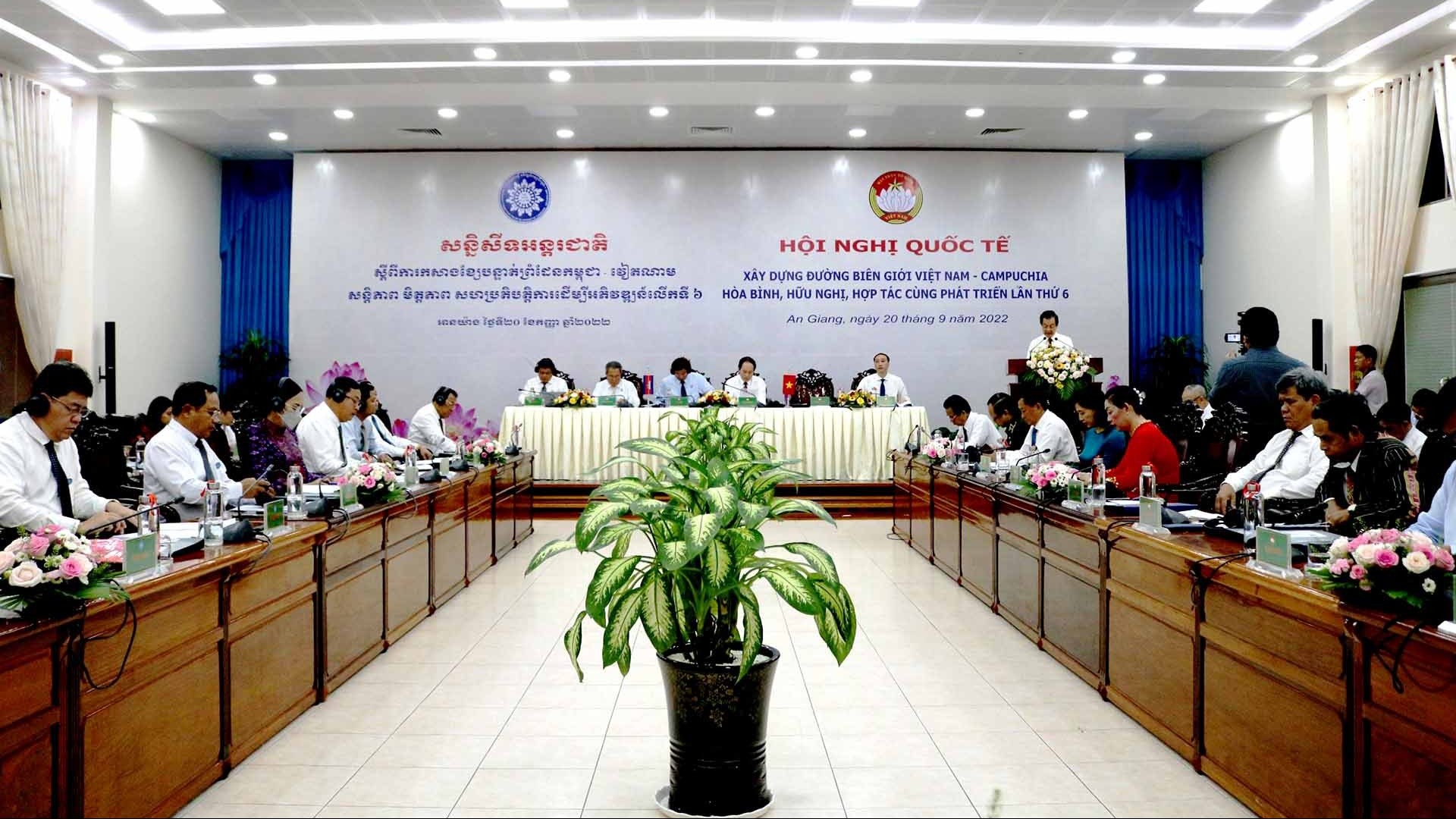 Xây dựng đường biên giới Việt Nam-Campuchia hòa bình, hữu nghị, hợp tác cùng phát triển