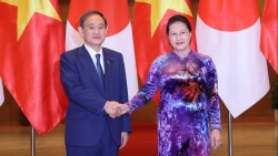 Chủ tịch Quốc hội Nguyễn Thị Kim Ngân hội kiến Thủ tướng Nhật Bản Suga Yoshihide