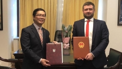 Đại sứ quán Việt Nam ký Thoả thuận hợp tác với Hội hoạ sĩ Ukraine và Nhà bảo trợ Gorchakov