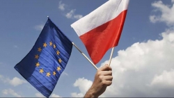 Quan hệ EU-Ba Lan: Xấu chàng hổ ai