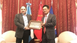 Đại sứ Dương Quốc Thanh tiếp Giám đốc Đài Phát thanh Quốc gia Argentina