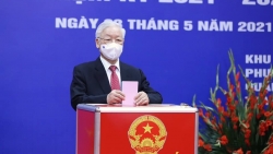 4 điểm cầu đặc biệt và 4 cử tri đặc biệt