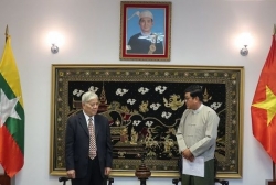 Hội hữu nghị Việt Nam-Myanmar trao tặng vật tư y tế ủng hộ nhân dân nước bạn chống Covid-19
