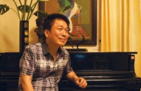 Phú Quang tái ngộ khán giả trong “Dương cầm lạnh và phố cũ”