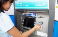 Ngân hàng Nhà nước chỉ đạo dừng tăng phí rút tiền ATM