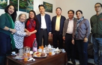 Đại sứ quán Việt Nam tại Algeria thăm hỏi gia đình gốc Việt tại Algeria