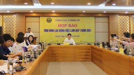 Covid-19 khiến thị trường lao động Việt Nam quý I/2021 chìm trong 'gam màu xám'
