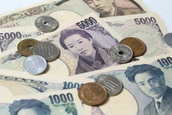 Hậu Covid-19: Nhật Bản phê chuẩn ngân sách bổ sung kỷ lục, nền kinh tế trước nguy cơ tái giảm phát