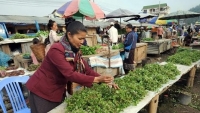 Lào: Lạm phát tăng 23,6%, CPI vượt mức trần, nội tệ rớt giá