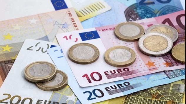 Giá trị đồng Euro thấp 'chưa từng thấy', kinh tế Eurozone chệch hướng vì lạm phát