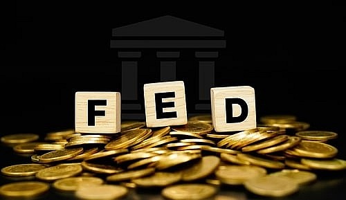 Giá vàng hôm nay 21/9: Giá vàng lùi về sát ngưỡng 1.650 USD, bị chiếm 'vị thế an toàn', chuyên gia nói đầu tư vàng vẫn tốt hơn chứng khoán