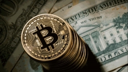 Bitcoin lại 'phá đỉnh', băng qua ngưỡng 35.000 USD