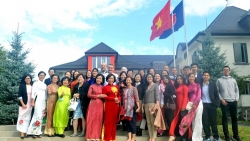 Gặp gỡ cộng đồng người Việt Nam tại Thụy Sỹ nhân kỷ niệm 75 năm Quốc khánh Việt Nam
