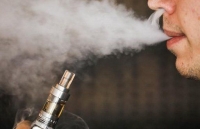 Mỹ tìm ra thủ phạm gây bệnh phổi ở những người hút thuốc lá điện tử
