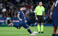 Khẳng định đẳng cấp, Messi và Mbappe lập công giúp PSG thắng kịch tính Nice 2-1