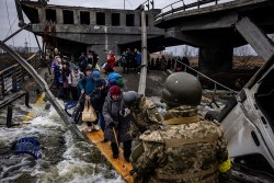 Xung đột Nga-Ukraine: Đối đầu át đối thoại