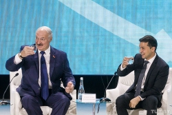 Căng thẳng gia tăng, Ukraine đình chỉ liên lạc với Belarus