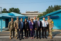 Chủ tịch Hạ viện Mỹ Nancy Pelosi tiếp xúc lãnh đạo Nhật-Hàn, thăm biên giới liên Triều