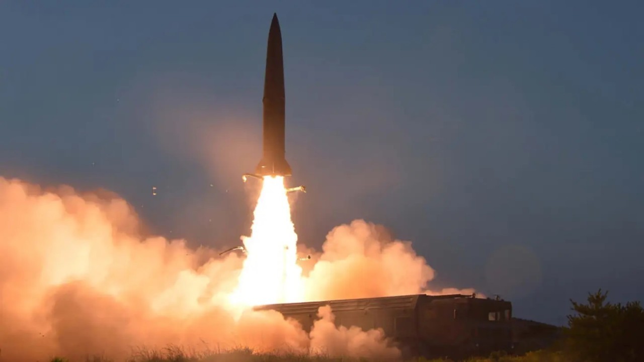 Triều Tiên phóng tên lửa: Tokyo nói ‘không thể chấp nhận được’, lãnh đạo Nhật-Hàn điện đàm