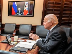 Hy vọng đàm phán Mỹ-Nga tiến triển, ông Biden vẫn kiên định về Ukraine