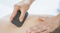 Covid-19: Xông hơi, cạo gió có giúp F0 nhanh âm tính?