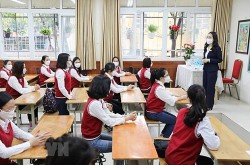 Thủ tướng Chính phủ: Không để ai không có Tết; Không để bị động khi có biến thể Covid-19 mới; Mở cửa trường học sớm nhất có thể