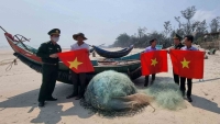 Bộ đội Biên phòng Quảng Trị đồng hành cùng ngư dân vươn khơi bám biển