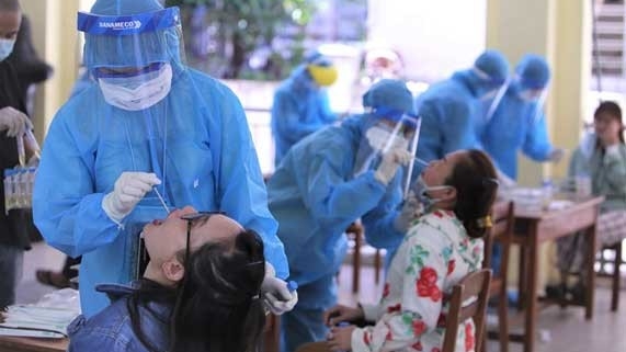 Năng lực xét nghiệm: 'Chìa khóa' chống dịch Covid-19 trong khu công nghiệp