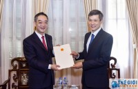 Trao giấy chấp nhận lãnh sự cho Tổng Lãnh sự Trung Quốc tại TP. Hồ Chí Minh