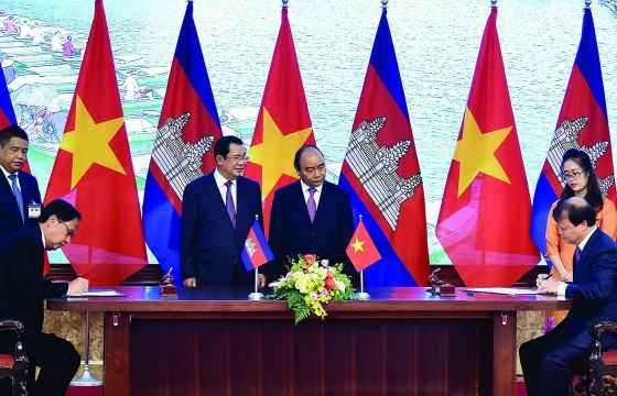 Thủ tướng Nguyễn Xuân Phúc hội đàm với Thủ tướng Hun Sen