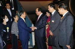 Thủ tướng Nhật Bản Suga Yoshihide và Phu nhân đến sân bay Nội Bài